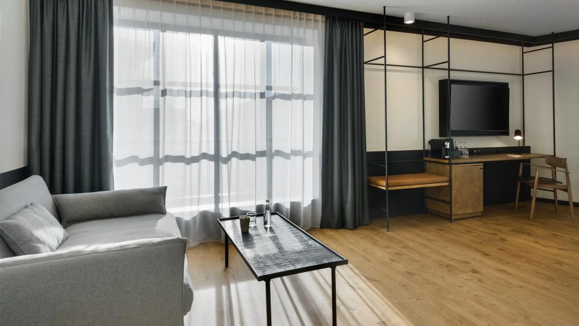 Barcelo Warsaw Powisle Hotel 4*,